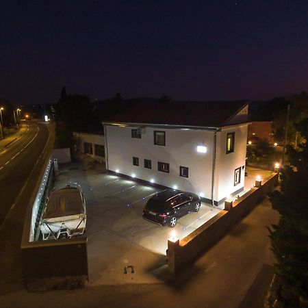 Jeli Apartments Starigrad Paklenica Phòng bức ảnh