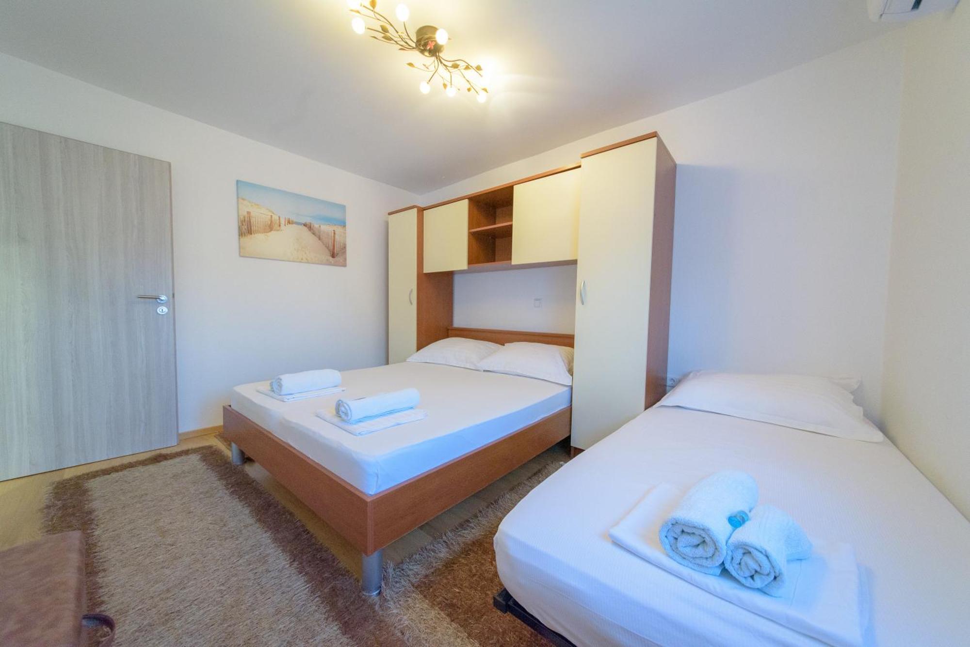 Jeli Apartments Starigrad Paklenica Phòng bức ảnh