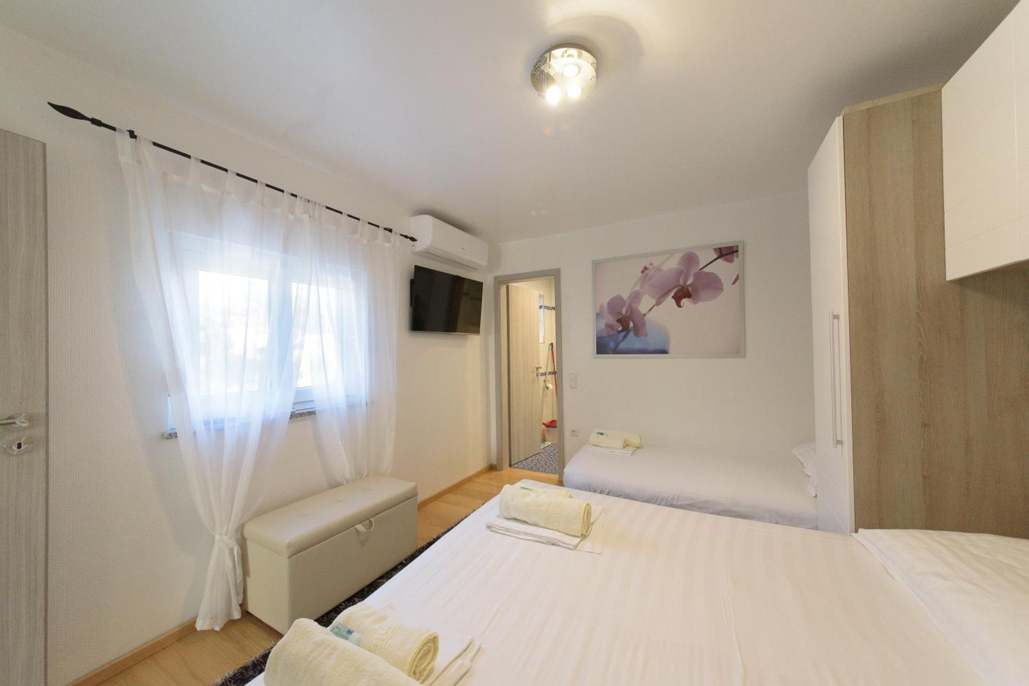 Jeli Apartments Starigrad Paklenica Phòng bức ảnh