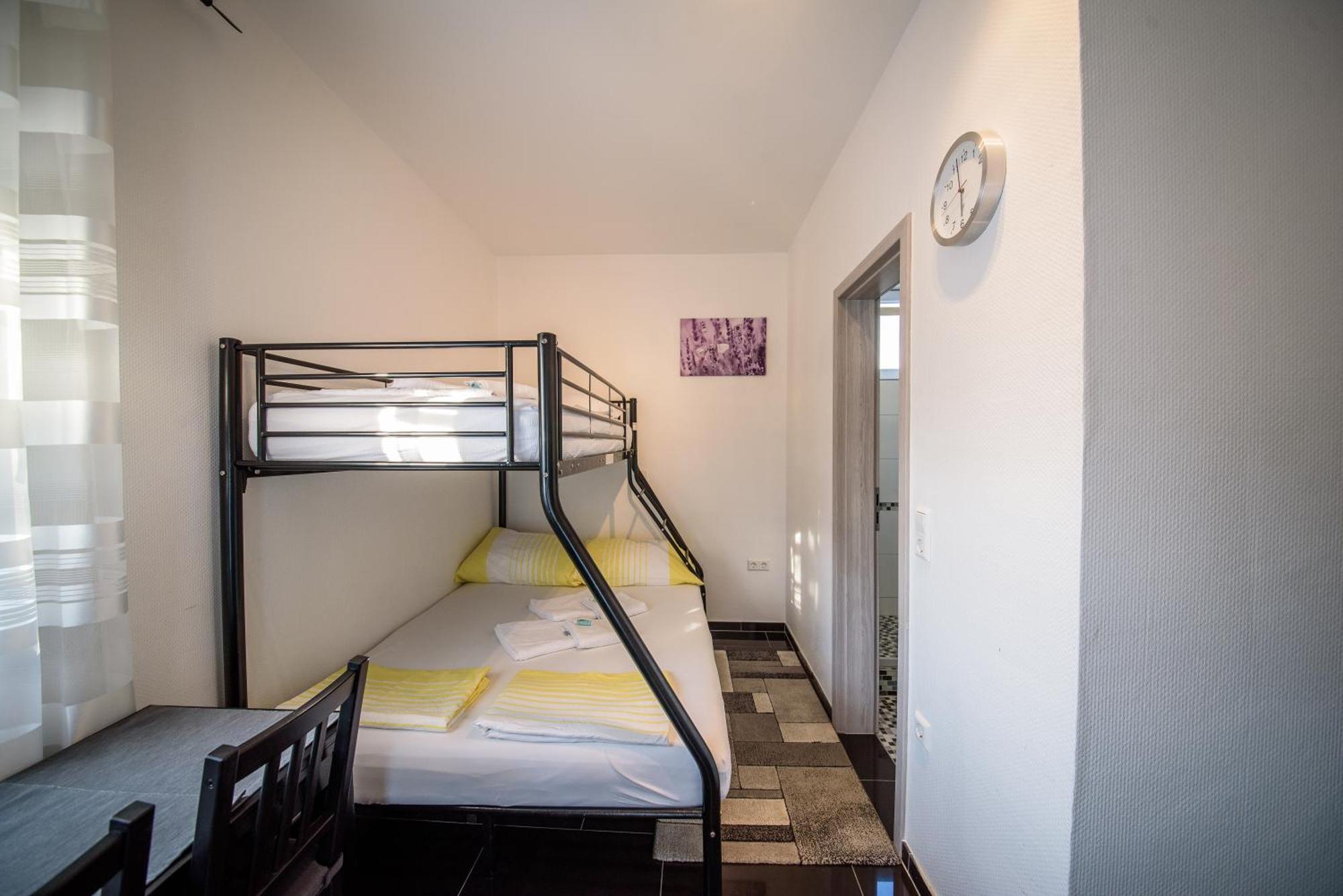 Jeli Apartments Starigrad Paklenica Phòng bức ảnh