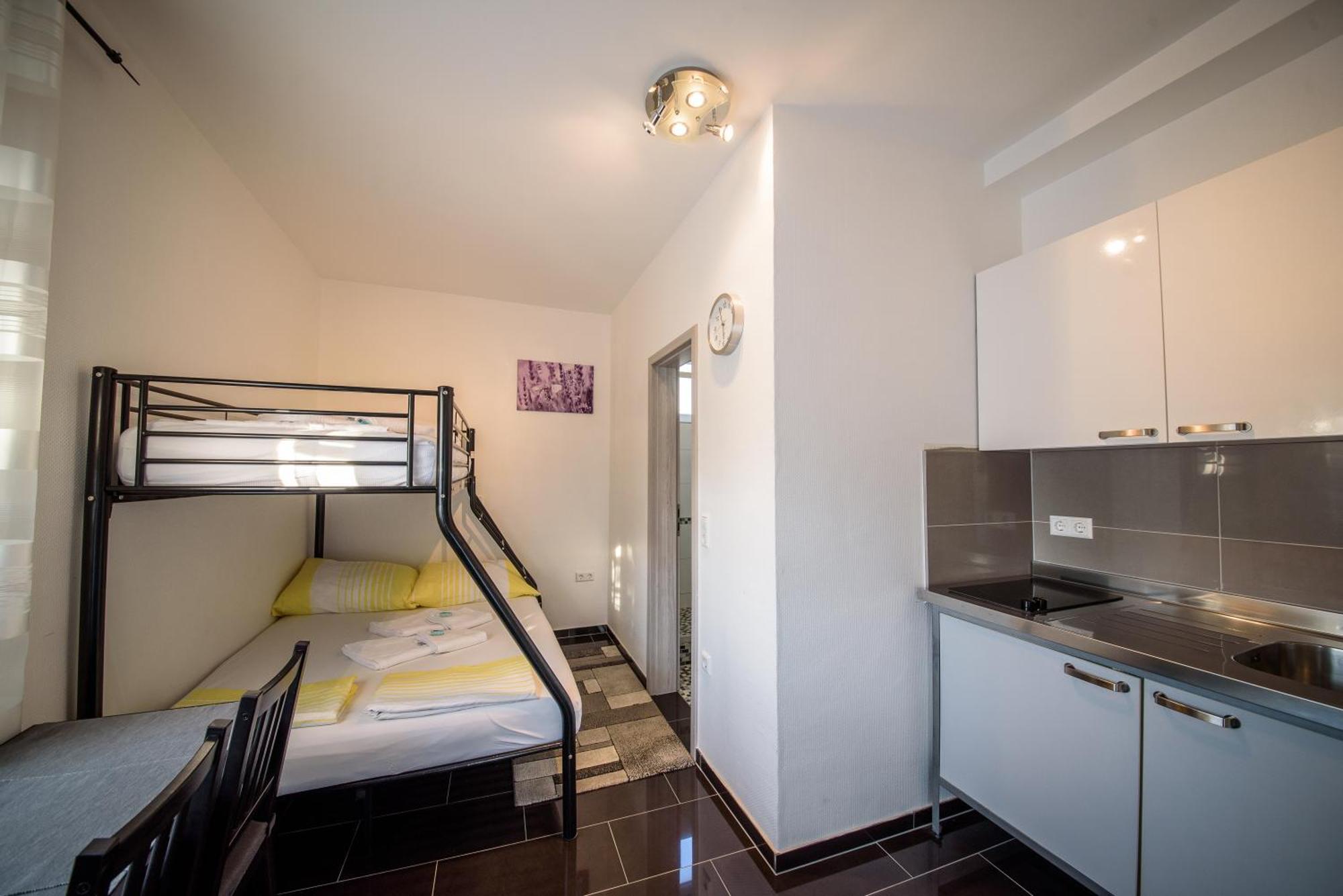 Jeli Apartments Starigrad Paklenica Phòng bức ảnh